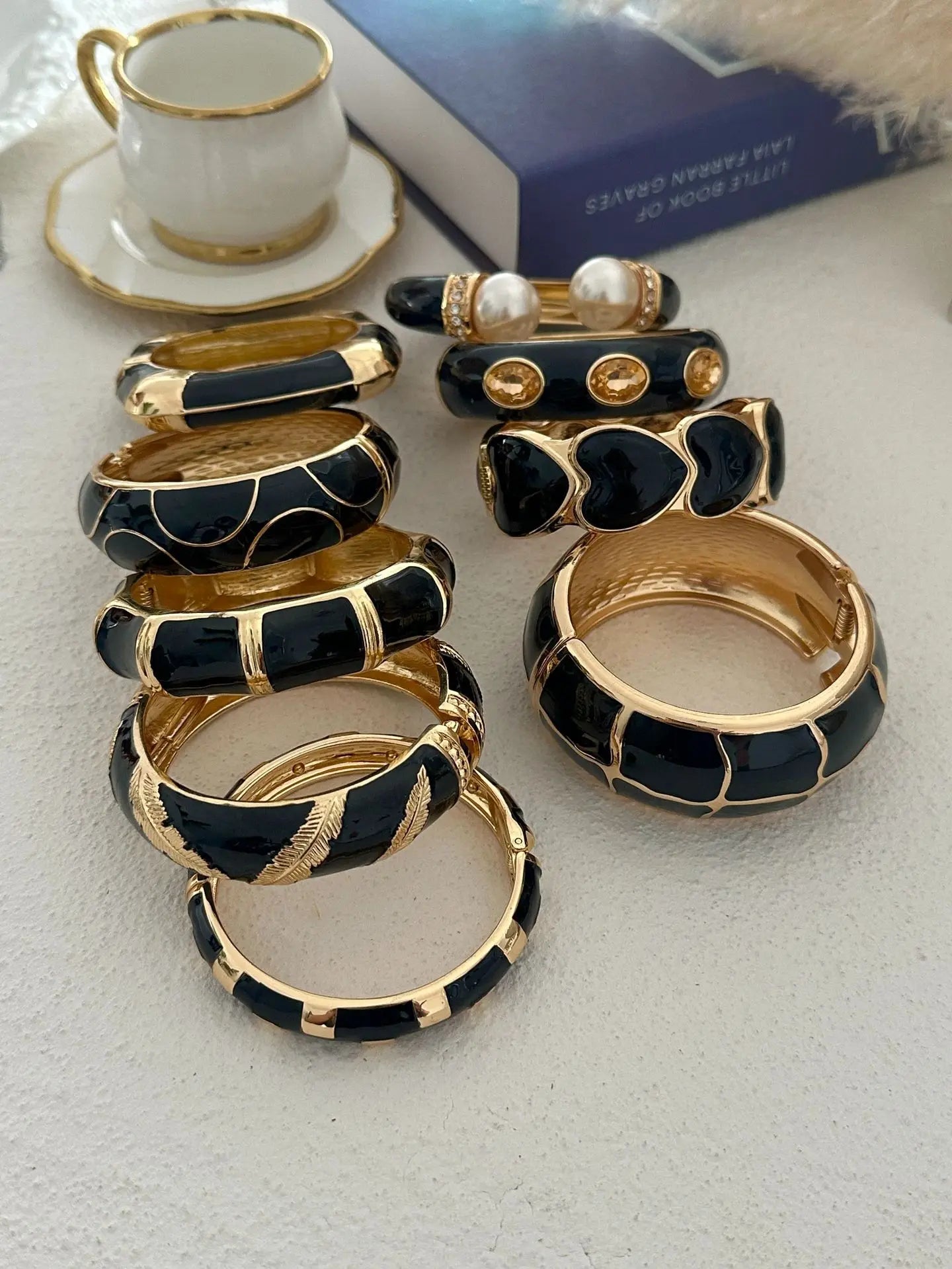 KMVEXO Black Imitation Enamel Shape Round Metal Wide Bangles for Women Geometric Irregular Spring Bracelet Pulseras Jewelry