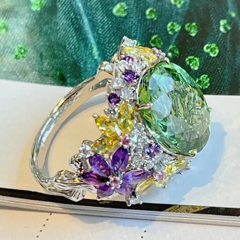 Huitan Colorful Women Ring Gorgeous Inlaid Bright Green Oval CZ Modern Party Wedding Luxury Accessories Noble Fashion Jewelry
