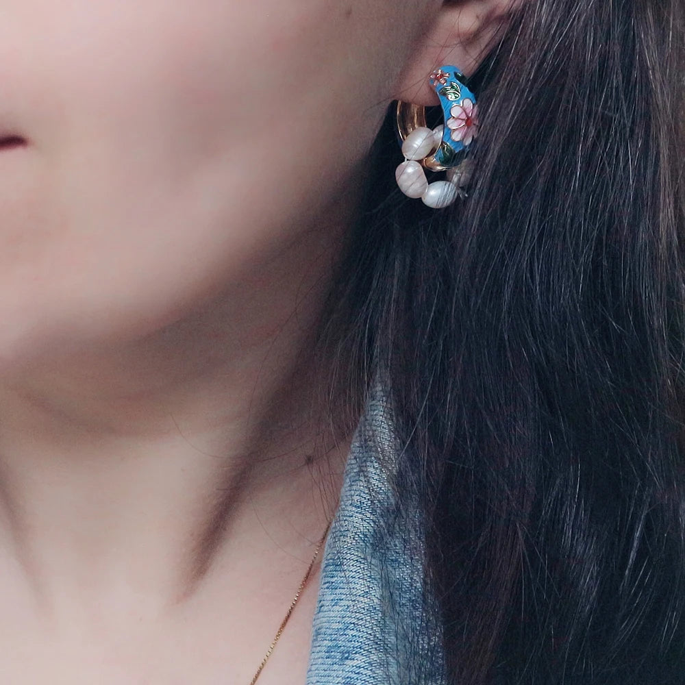 New Fashion Enamel Flower Huggie Hoop Earrings for Women Vintage Boho Circle Small Earrings Statement Jewelry 2022 Brincos Gifts