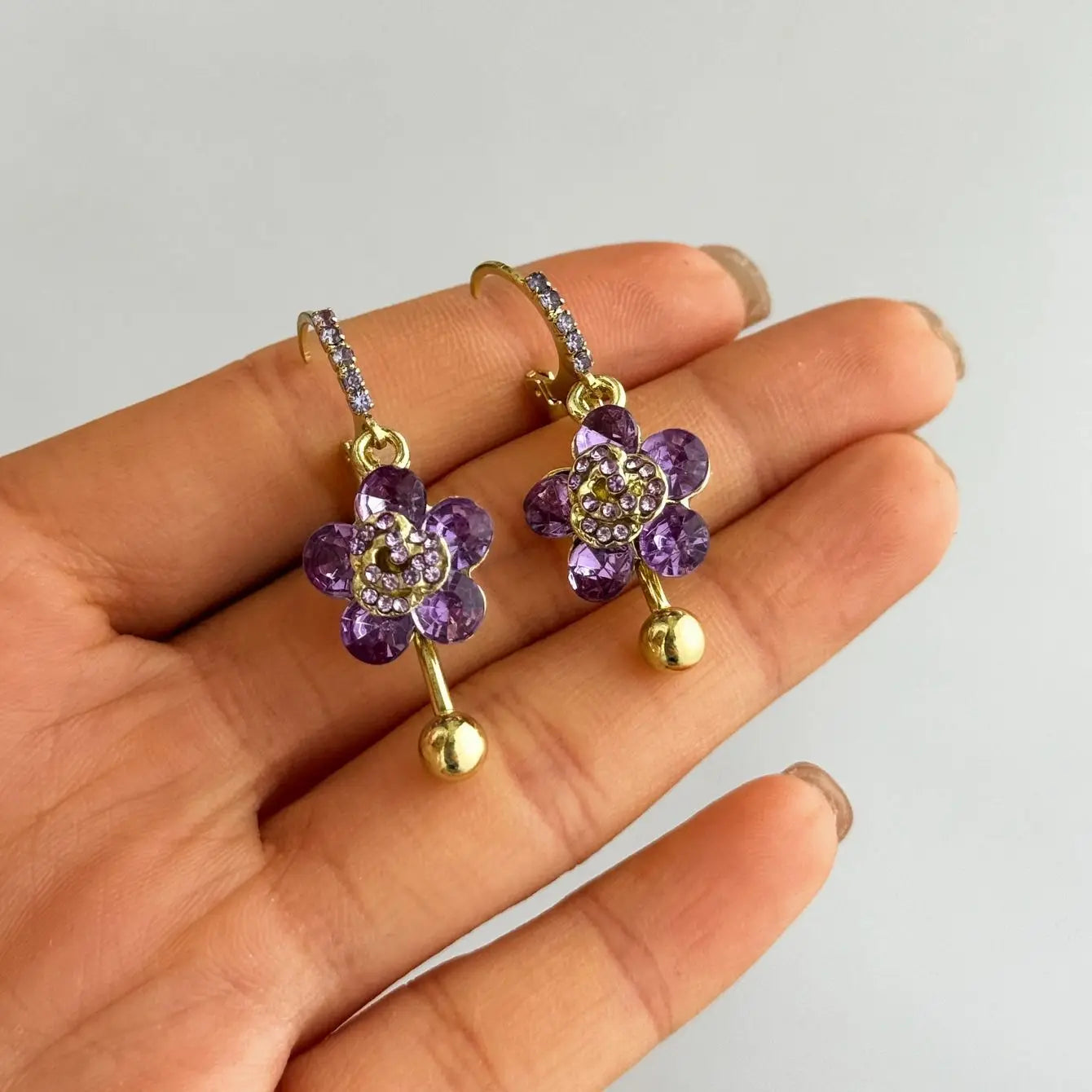 European and American fashion purple sparkling diamond flower design earrings with a sense of light luxury and high-end temperam