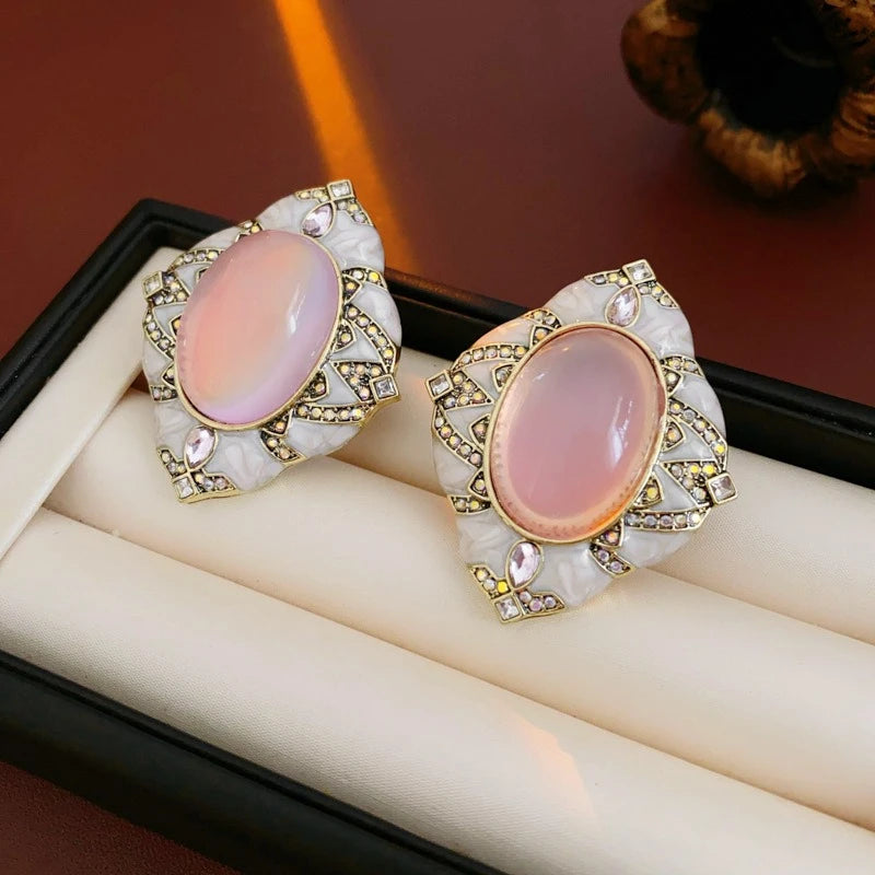 Rhombus Inlaid Rhinestone Stud Earrings Woman Retro Temperament Oval Pink Resin Earrings Exquisite Charms Banquet Jewelry K