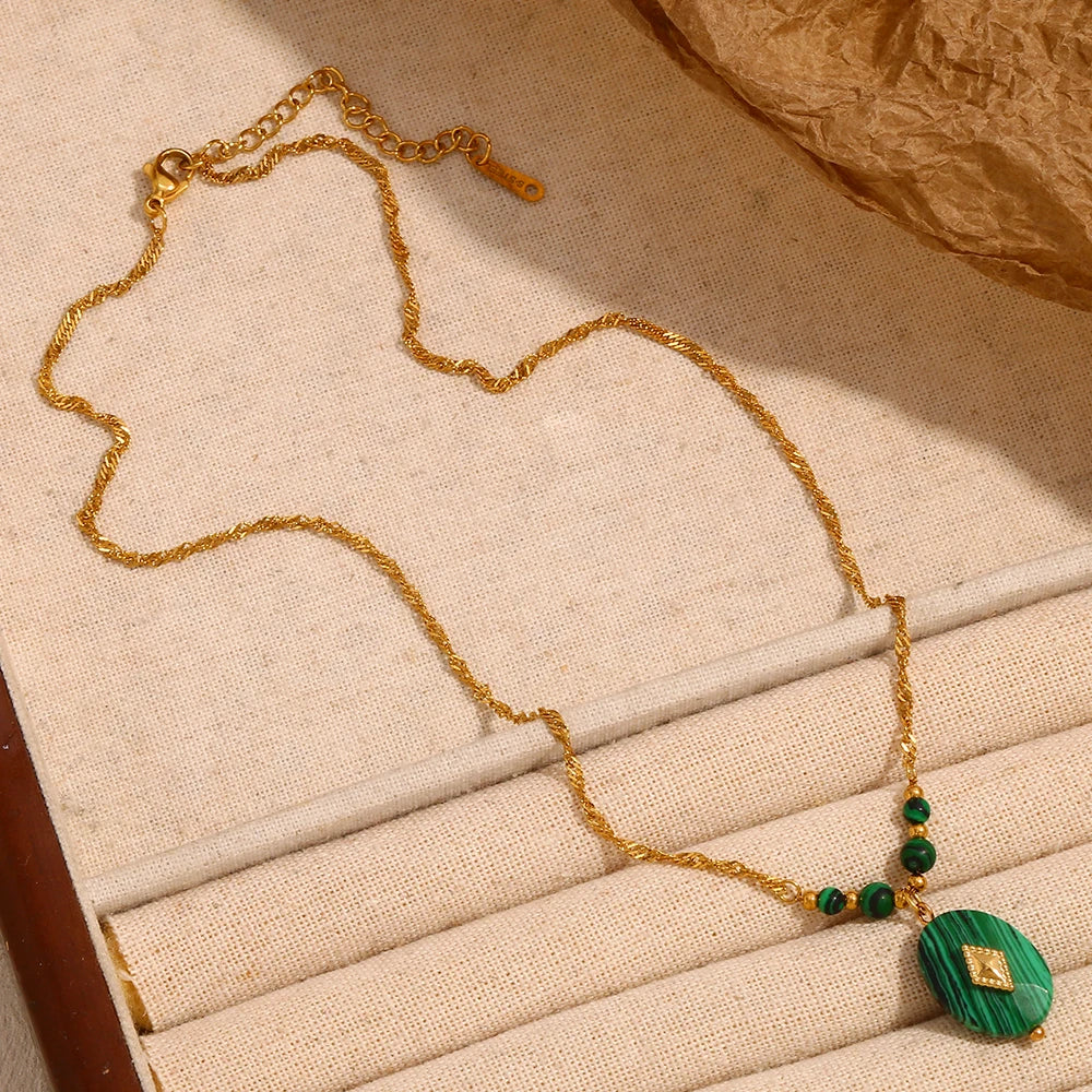 E.B.belle Acrylic Green Color Rhombus Star Pendant Necklace 18K Gold Plated Stainless Steel Women Fashion Jewelry