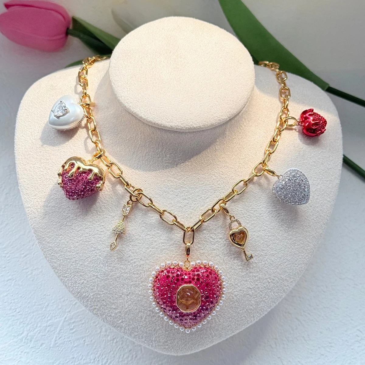 2026 New High-Quality Sparkling Crystal Seashell Seahorse Heart Cross Feather Elegant Necklace Collarbone Chain Valentine's Day