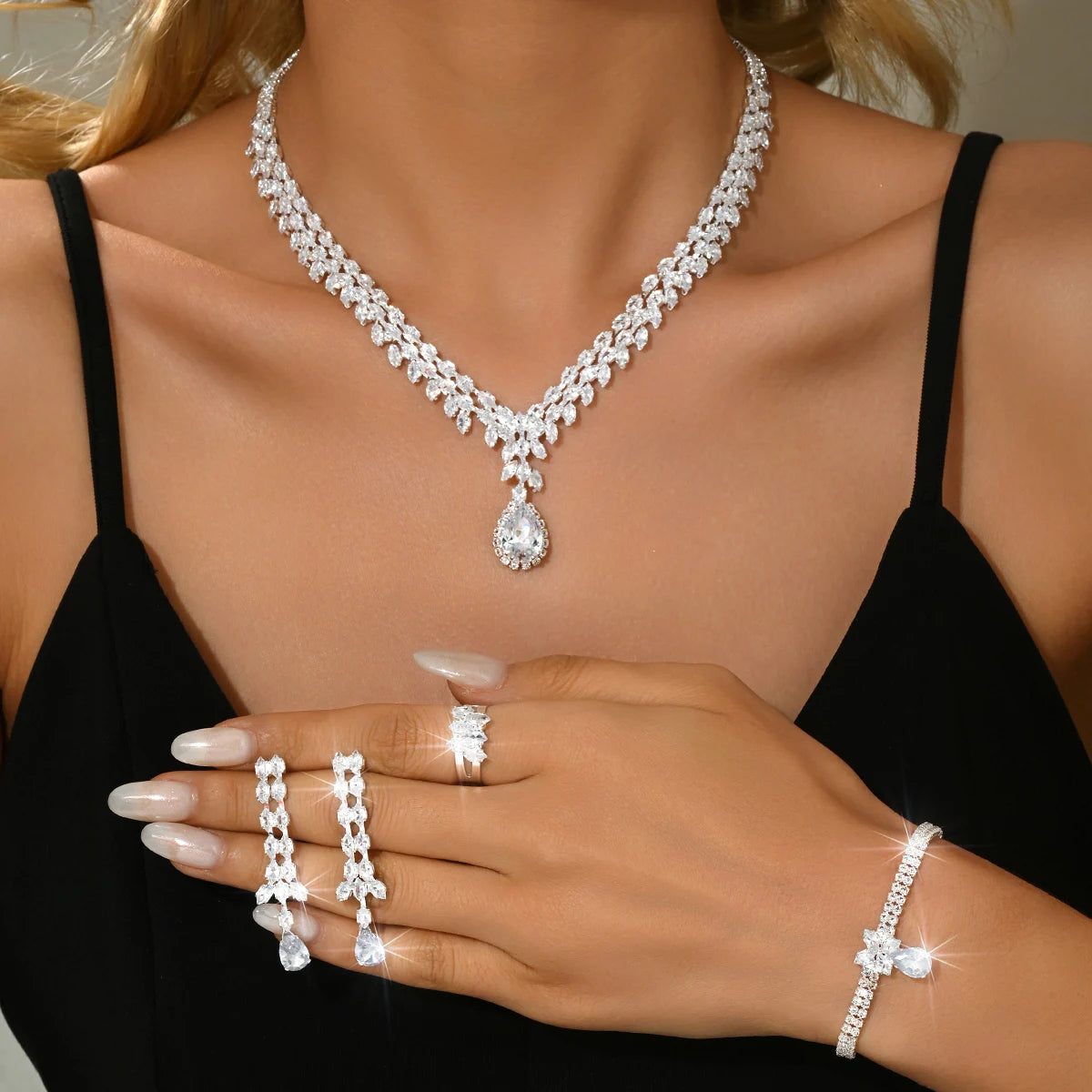 Light luxury and dynamic sparkling water droplet necklace earrings 2-piece set for dinner party dress accessories