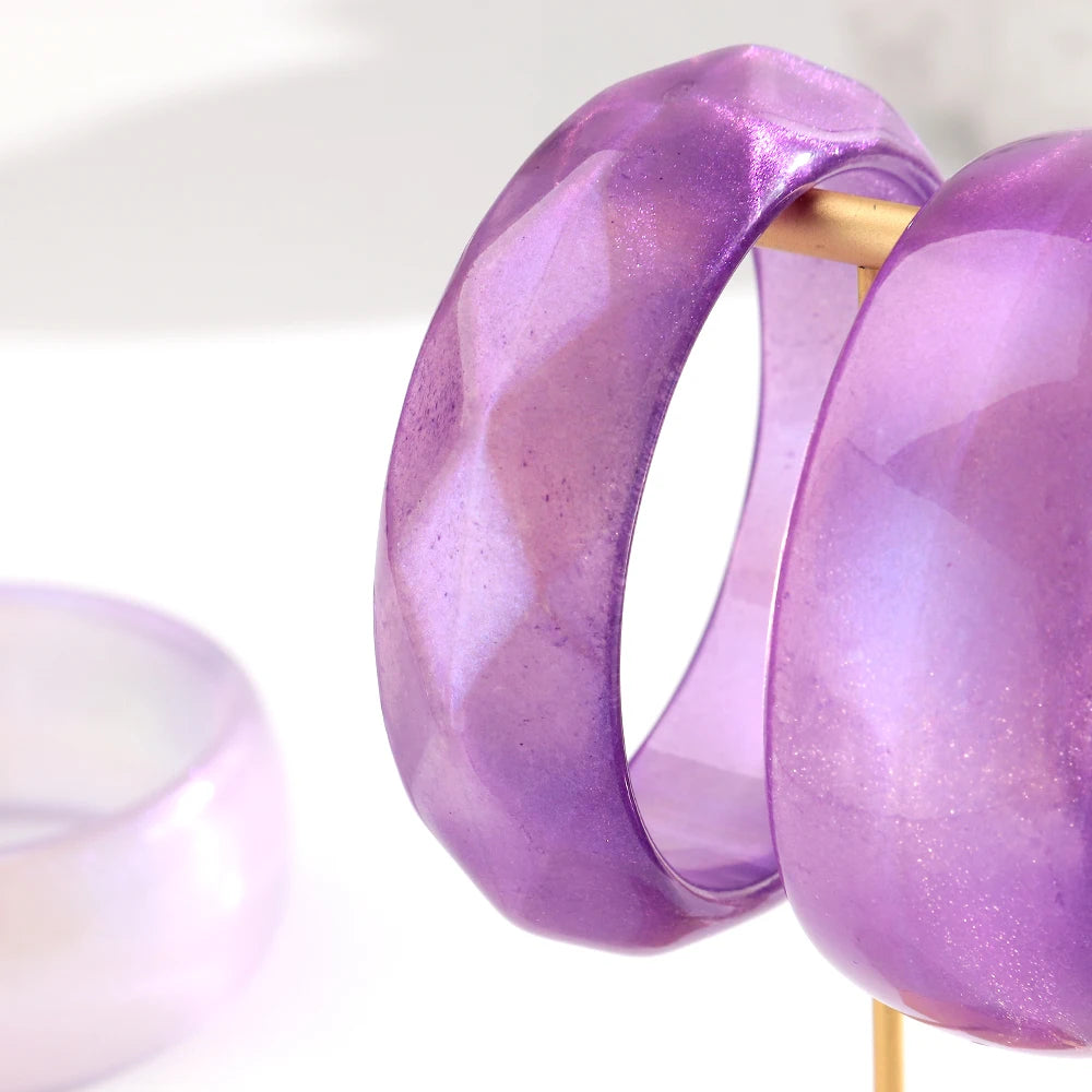 Trendy Resin Purple Wide Geometric Chunky Bangles for Women Fashion Acrylic Beaded Bangle Bracelets Party Jewelry Gifts