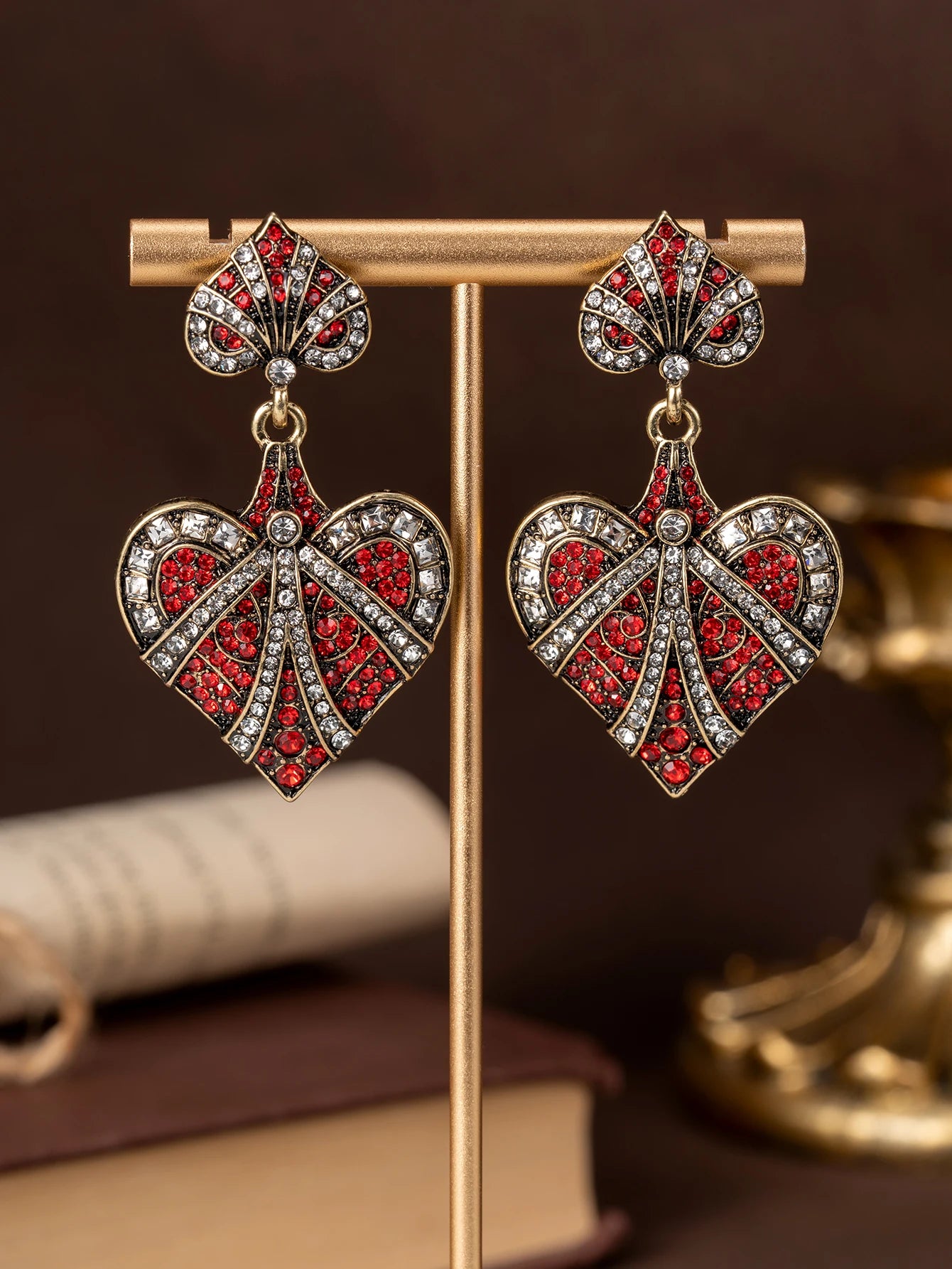 1 Pair of Vintage Retro Red and White Rhinestone-Embellished Heart-Shaped Fashion Earrings Suitable for Women to Wear at Daily Events and Dance Parties, or as a Gift