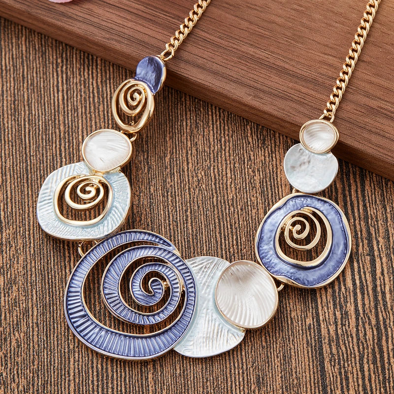 Vintage Painting Oil Hollow Necklace Fashionable Versatile Women's Conch Neck Chain Necklace Elegant Jewelry Necklace for Women