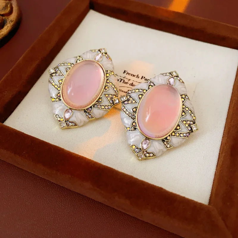 Rhombus Inlaid Rhinestone Stud Earrings Woman Retro Temperament Oval Pink Resin Earrings Exquisite Charms Banquet Jewelry K