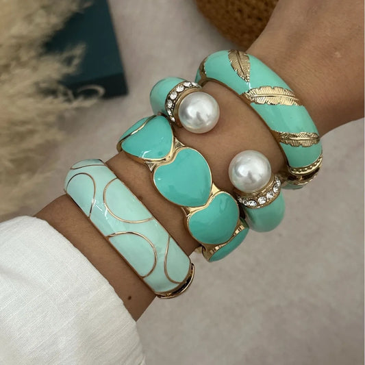 KMVEXO Imitation Enamel Feather Pattern Shape  Metal Wide Bangles for Women Geometric Irregular Spring Pearl Bracelet Jewelry