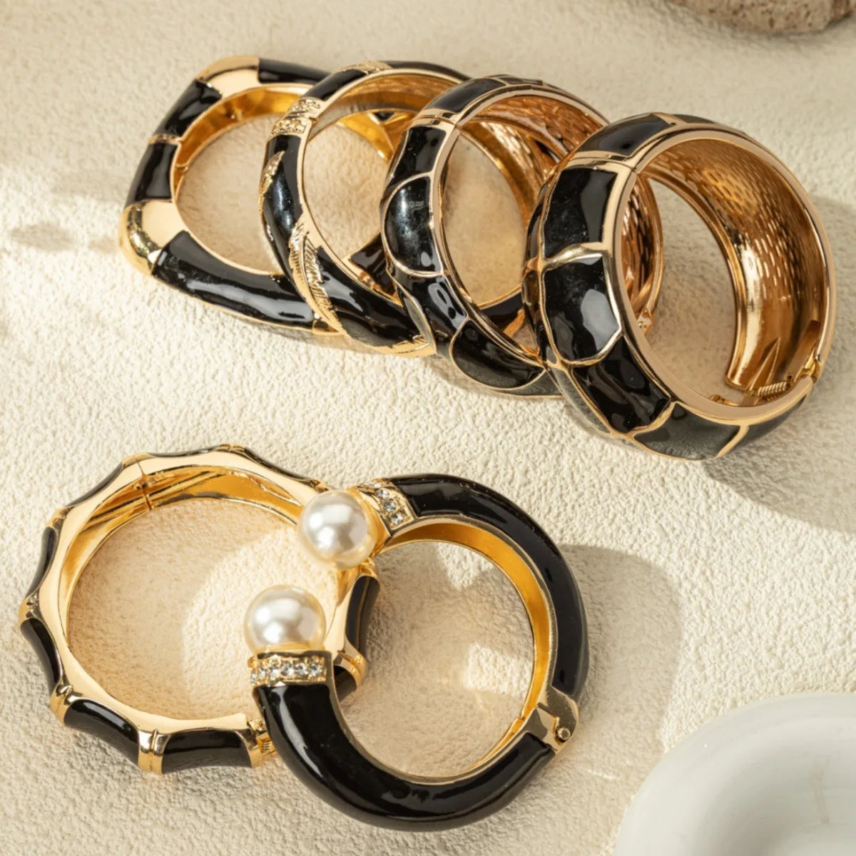 KMVEXO Exaggerated Unique Black Imitation Enamel Metal Wide Bangles Women Geometric Irregular Spring Bracelet Punk Rock Jewelry