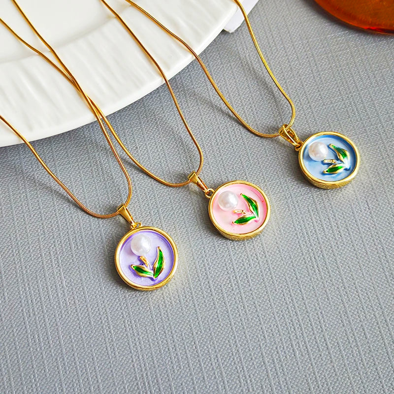 ANENJERY 316L Stainless Steel Round Card Flower Pearl Pendant Necklace For Women Delicate Artistic Choker Jewelry Gift Wholesale
