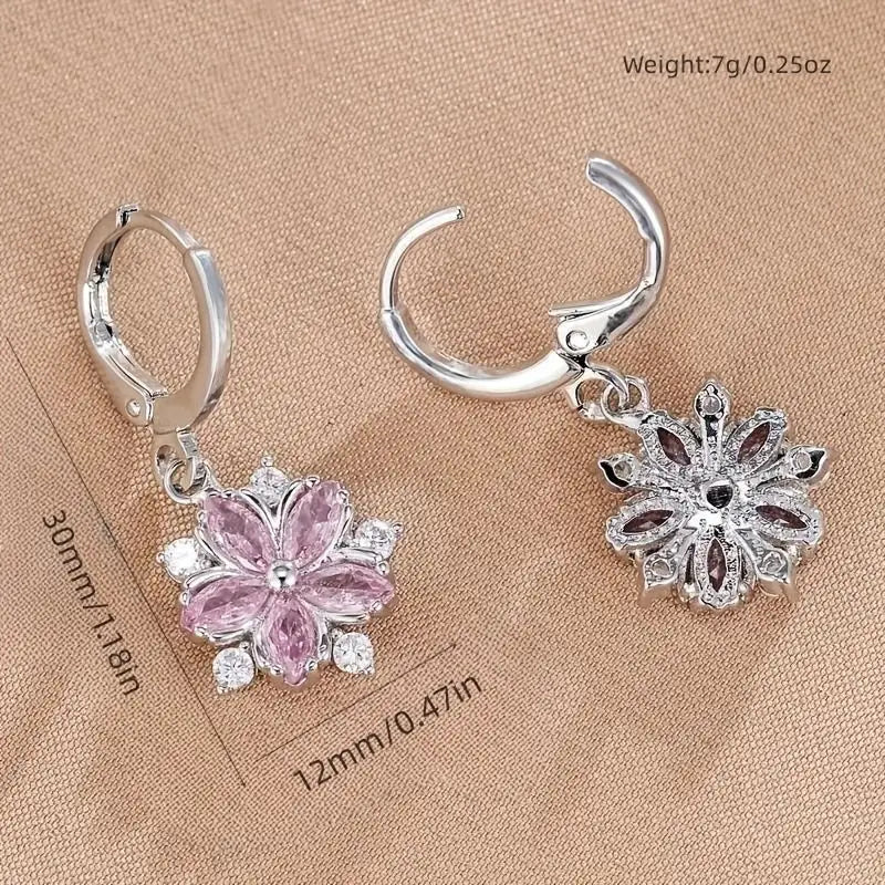 A Pair of Exquisite and Compact Lucky Grass Fashionable Flower Zircon Women Earrings with High-End Temperament New Accessories