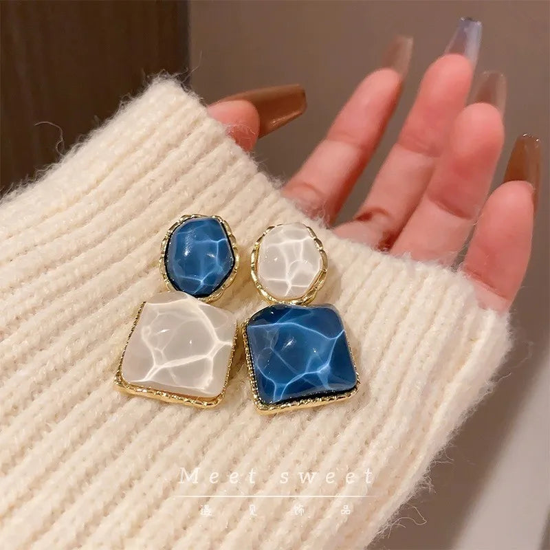 Fashion Asymmetric Blue Square  Drop Earrings For Women Rhinestone Water Ripple Charms Pendant Earrings Designed Jewelry Gifts