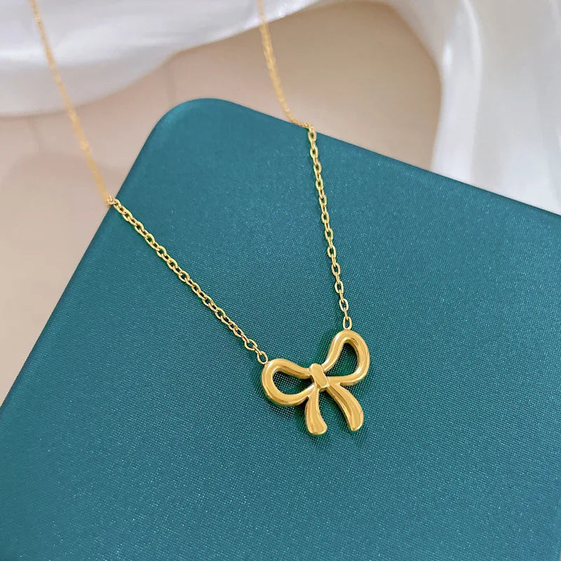 Fashion Design Lucky Butterfly Pendant Female Rhinestone Shining Statement Crystal Charm Choker Necklace for Woman Wedding Gift