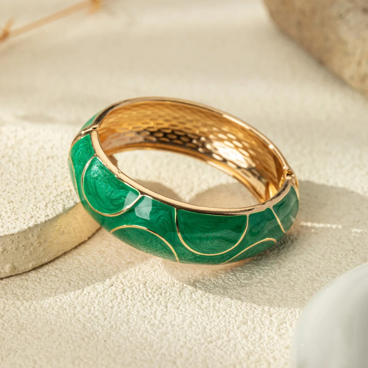 KMVEXO Bohemia Green Imitation Enamel Irregular Geometric Wide Bangle Chunky Metal Cuff Bracelet Fashion Punk Hip Hop Jewelry