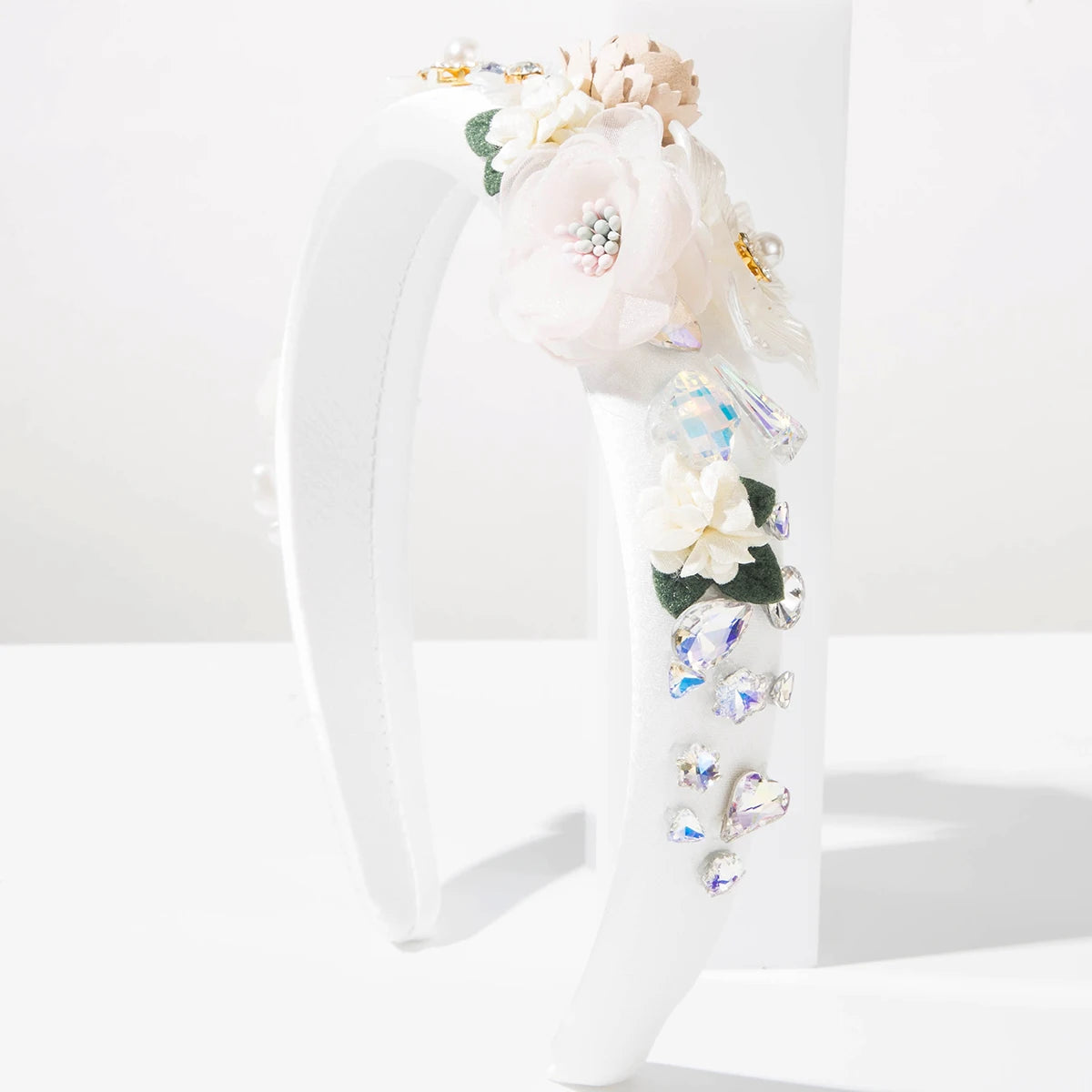 Sweet And Fresh Korean Style Diamond Studded Forest Style Simulated Flower Headband, Niche And Versatile Hair Accessory
