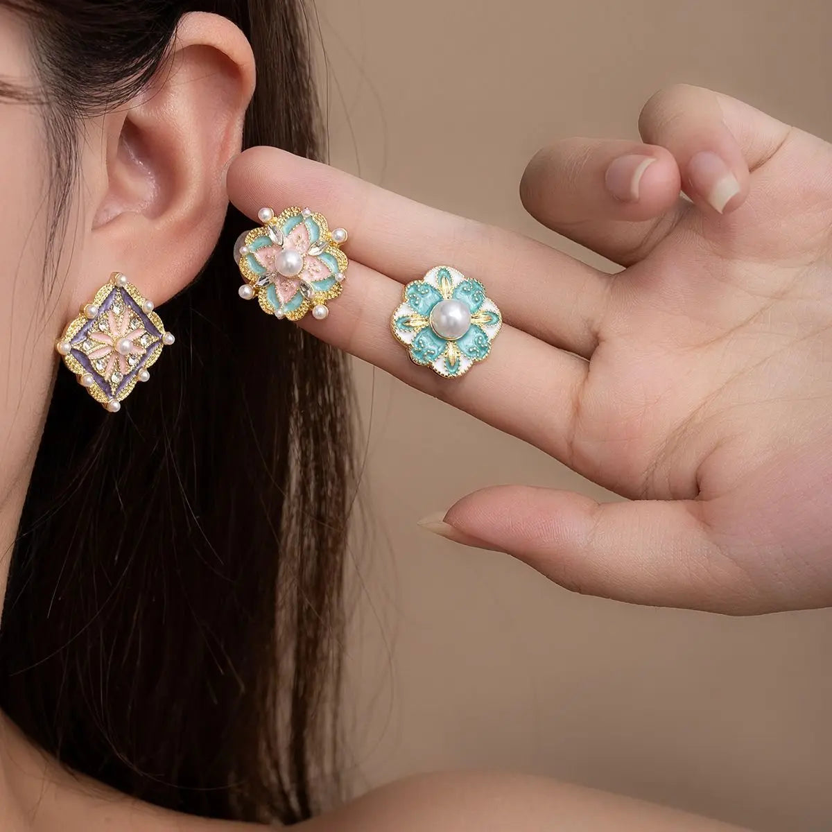 Ladies' Enamel Flower Earrings Exquisite Imitation Pearl Light Luxury Earrings Elegant and Unique Temperament Earrings Versatile
