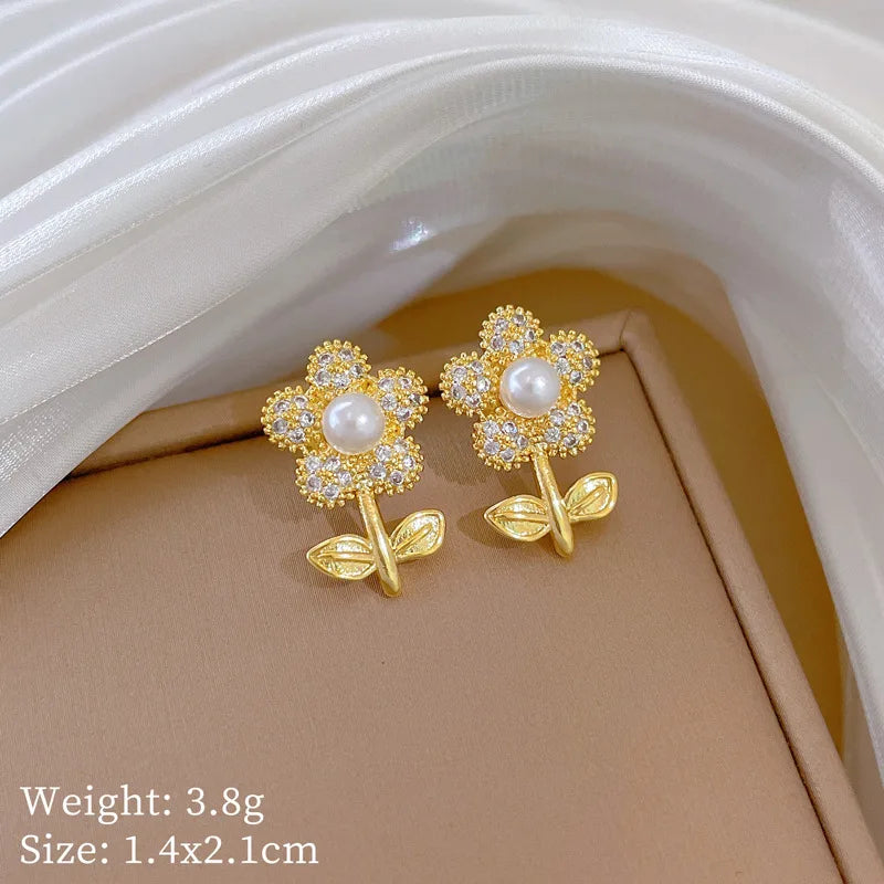 Sparkling Luxury Cubic Zirconia Pearl Flower Pendant Stainless Steel Women's Necklace Fashion Waterproof Jewelry Gift