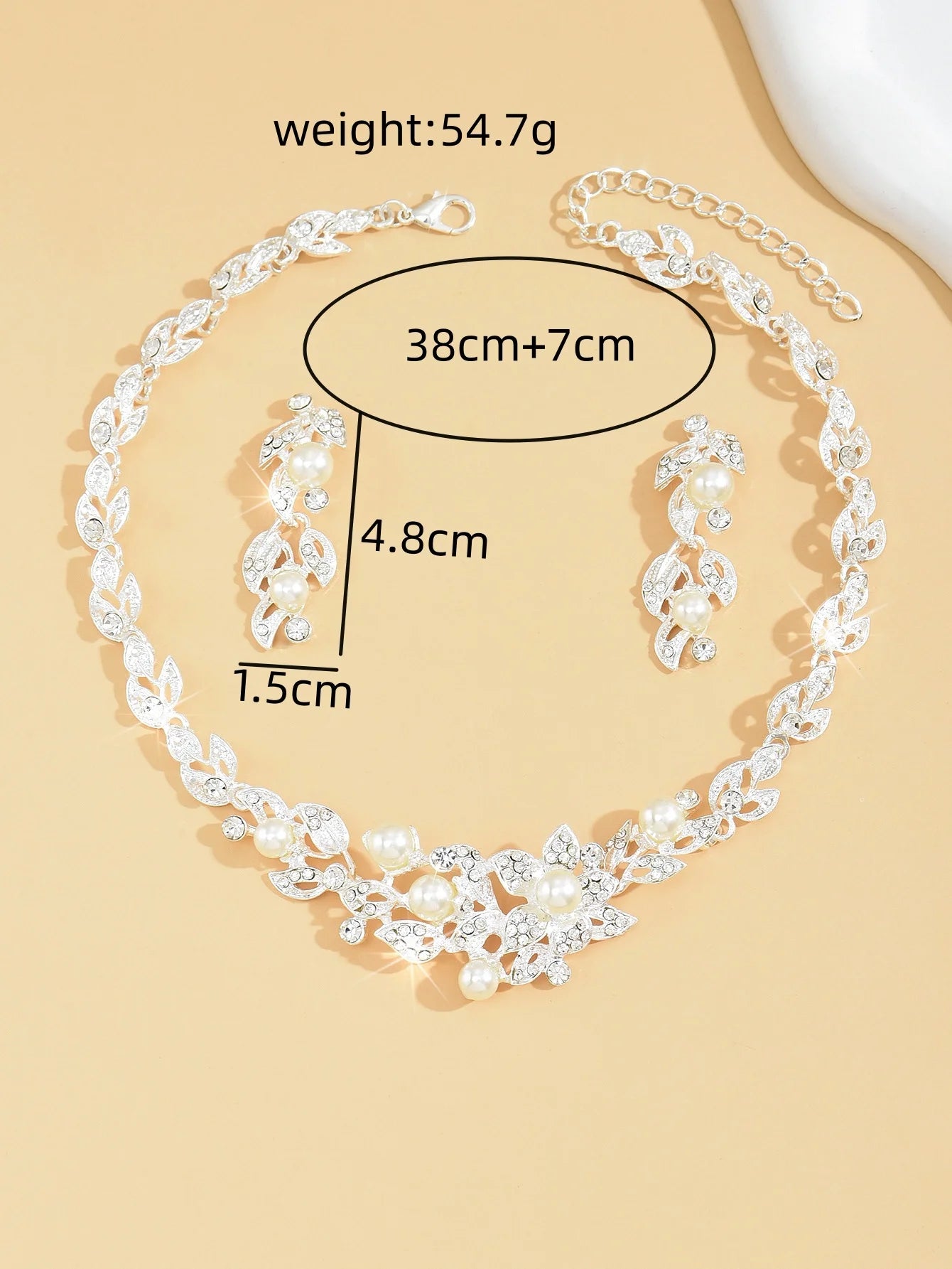 Rich Heiress Feeling Pearl Alloy Necklace Earring Set Suitable for Holiday Parties, Dates, Travel and Versatile Occasions
