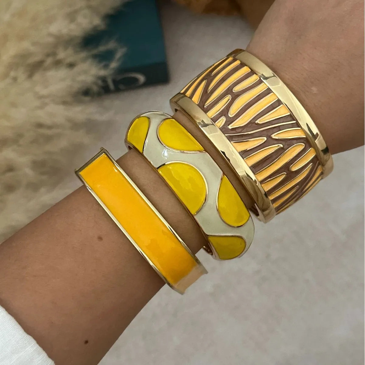 KMVEXO Yellow Dopamine Style Bangles Creative Design Fashionable Temperament Drip Oil Imitate Enamel Bracelet Women Jewelry