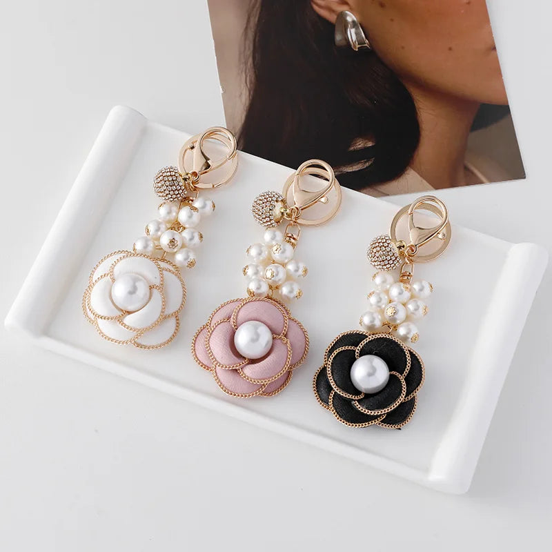 Boutique French Fragrant Breeze Pearl Perfume Chain Camellia Flower Keychain Car Key Bag Charm Women Girl Keyring Gift Jewelry