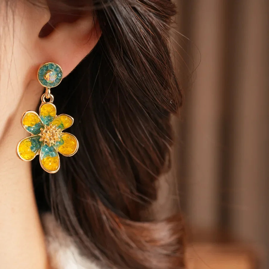 Vintage Silver Needle Rhinestone Flower Round Earrings Light Luxury Retro Exquisite Stud Ear Jewelry For Women