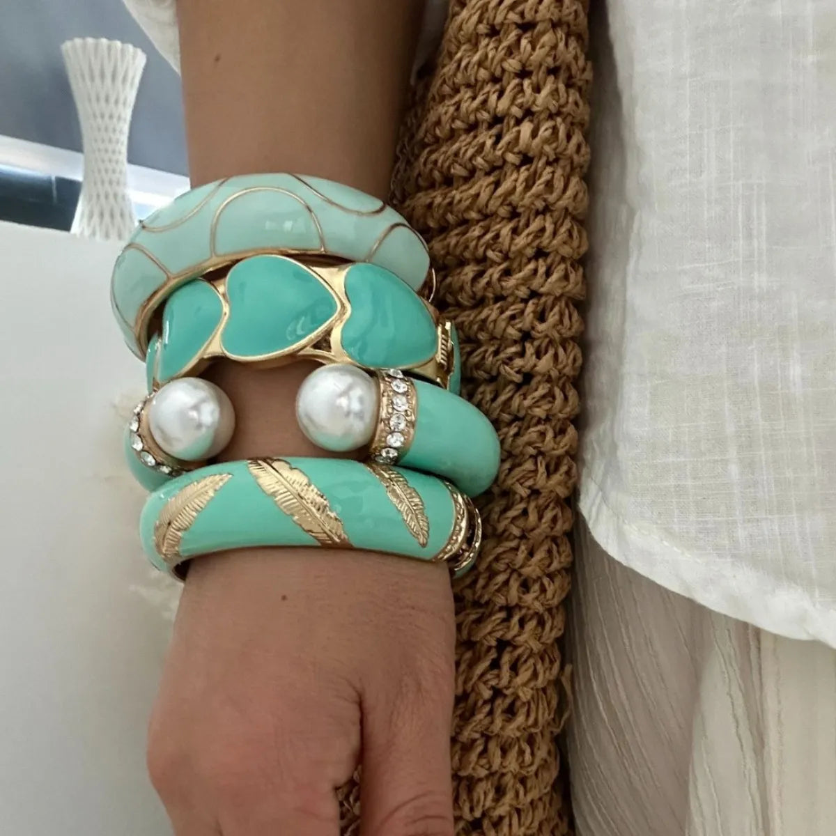 KMVEXO Imitation Enamel Feather Pattern Shape  Metal Wide Bangles for Women Geometric Irregular Spring Pearl Bracelet Jewelry