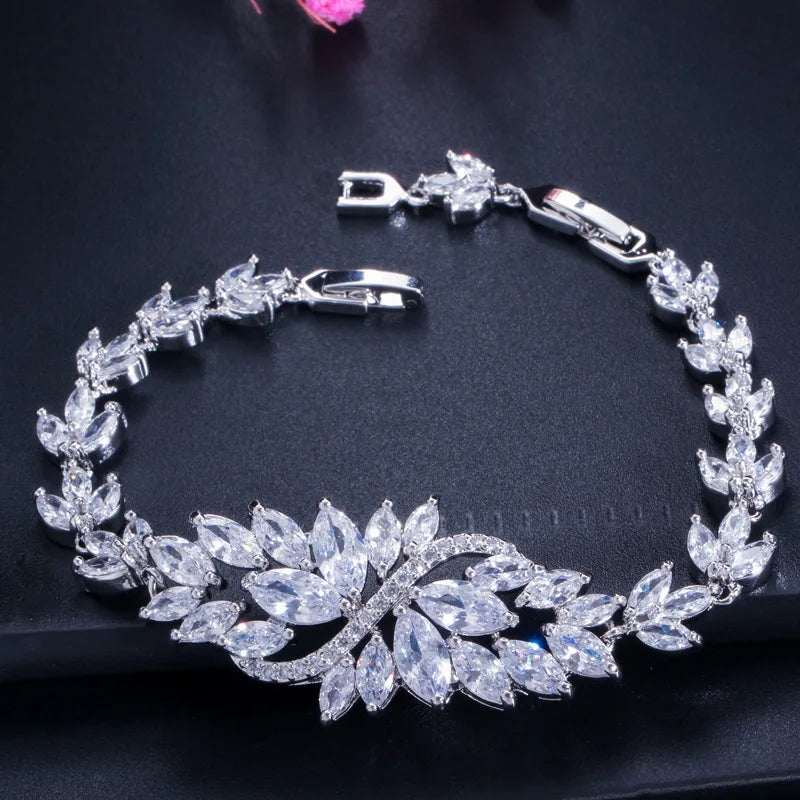 ThreeGraces Luxury Shiny Blue Zirconia Bridal Wedding Bracelet for Women Fashion Elegant Banquet Evening Party Jewelry BR304