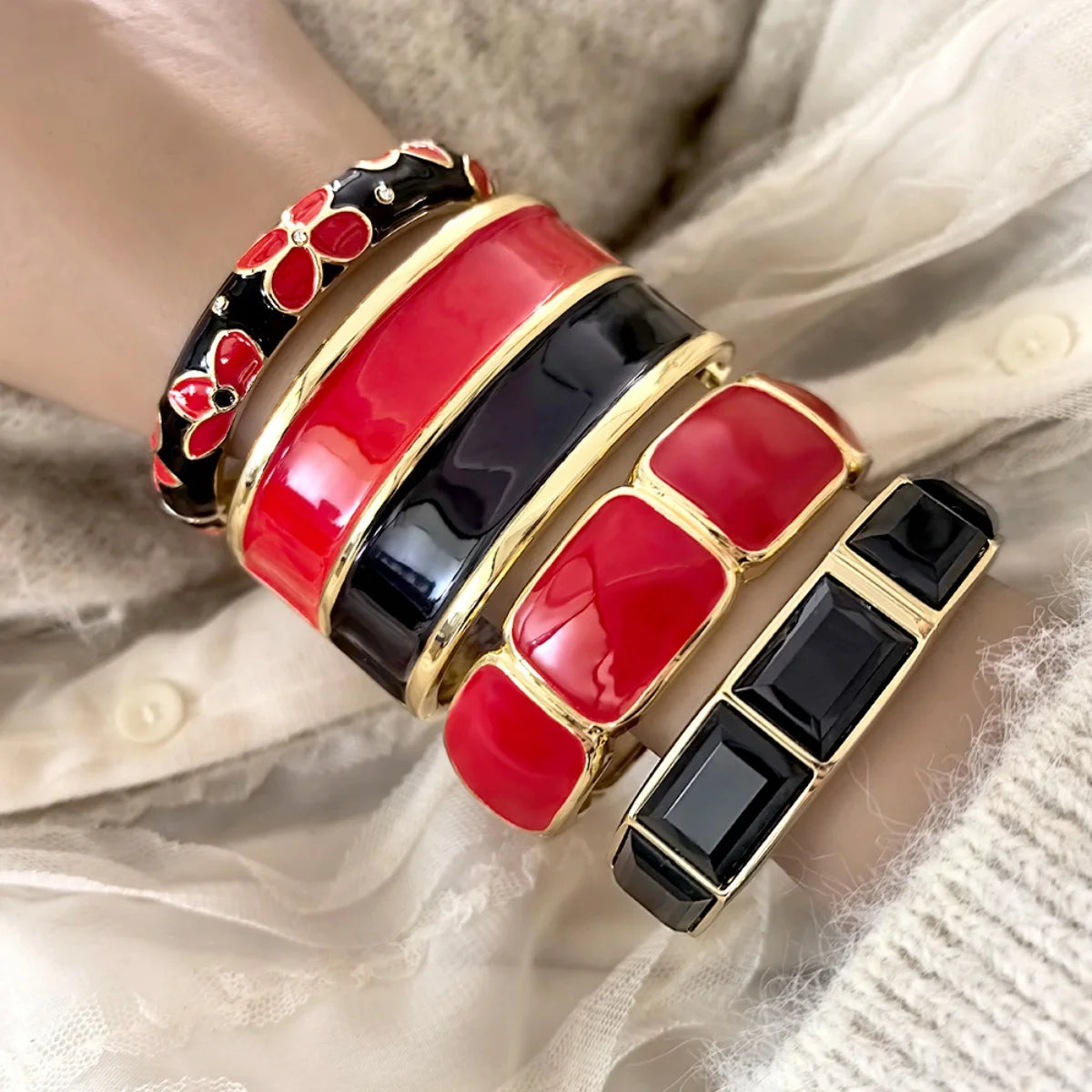 KMVEXO Gothic Punk Black Red Enamel Wide Bangles For Women Men Exaggerated Fashion Metal Bangle Bracelets Gift Vintage Jewelry