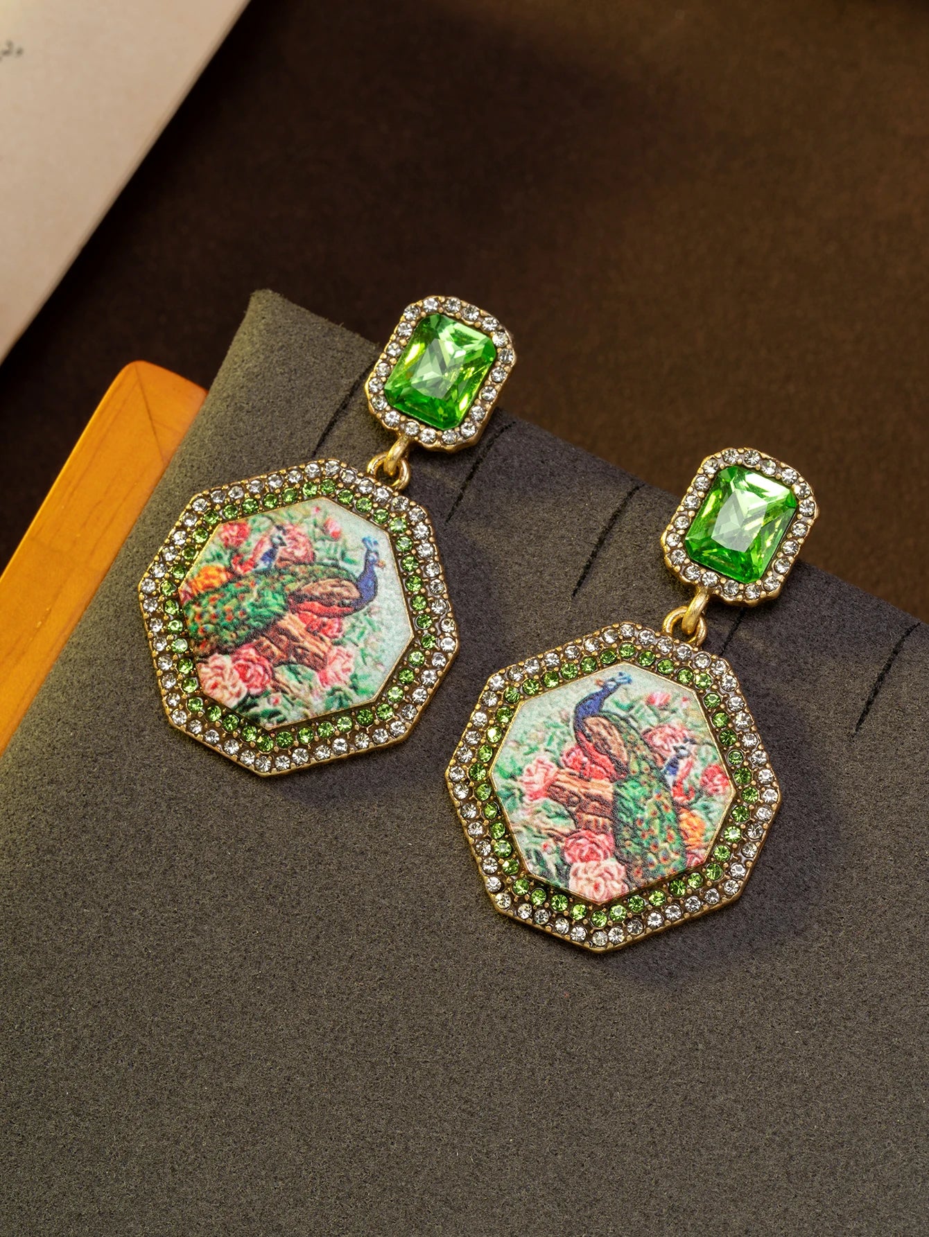 1 Pair of Vintage Green Rhinestone-Embellished Retro Octagonal Peacock Print Earrings Suitable for Women to Wear Daily, Attend Parties, or as a Gift