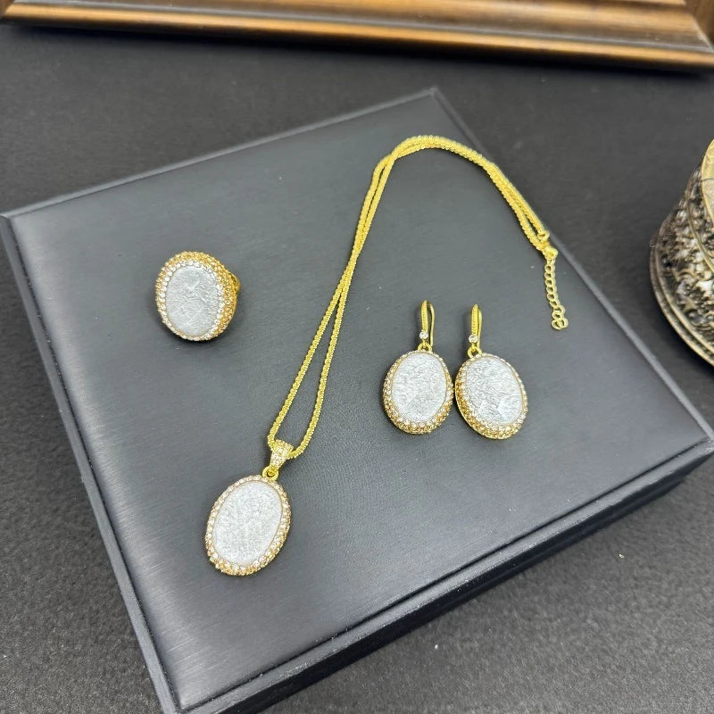 Resin 3 Pcs Jewelry Sets Geometric Vintage Palace Style Dinner Party Earrings Necklaces for Women Elegant Exquisite Accessories