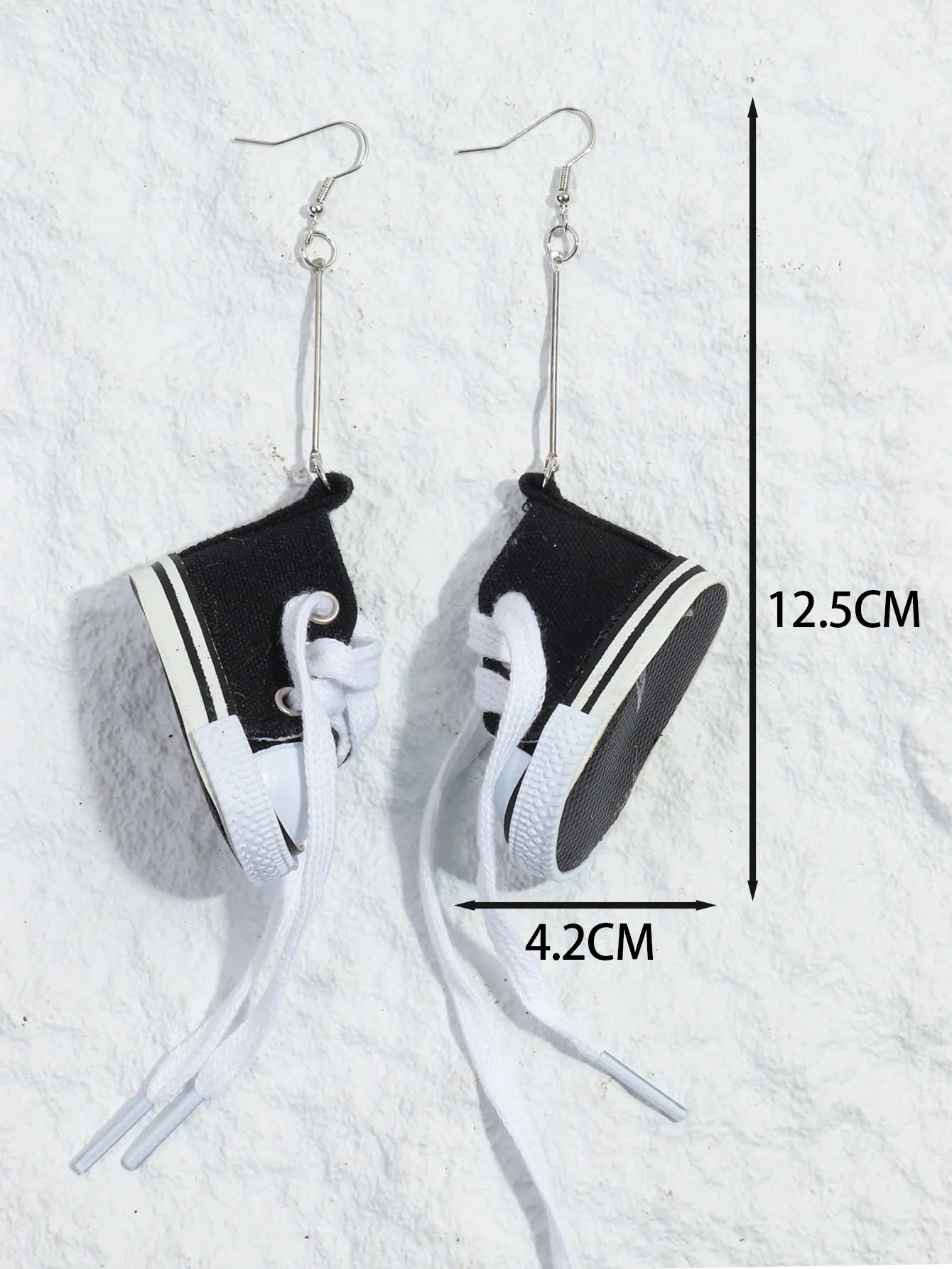 Creative 3D Canvas Shoes Pendant Earrings for Women Fashion Funny Sneaker Tennis Shoe Drop Earrings Party Jewelry Gifts