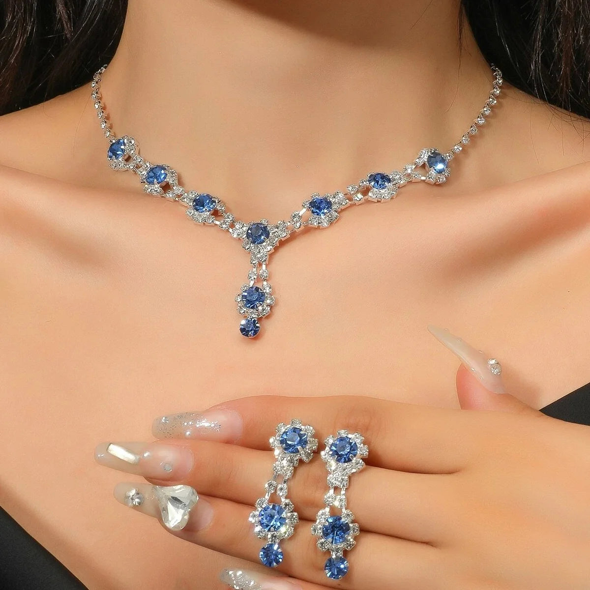 Simple and luxurious full diamond flower necklace, earring accessories suitable for commuting, dating, wedding scenes
