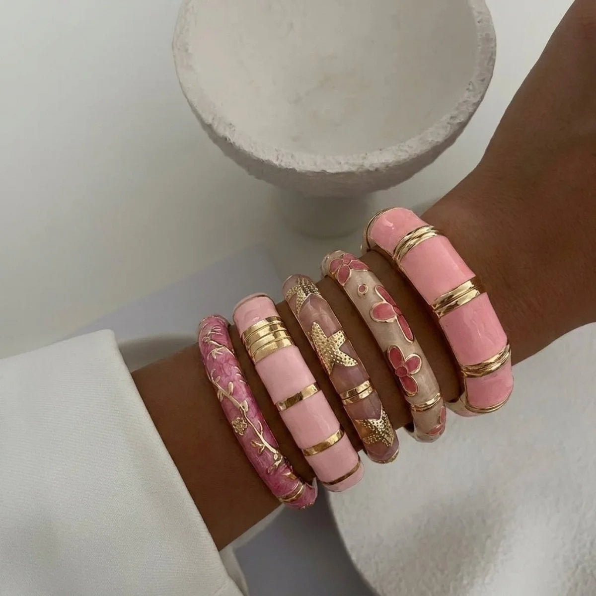 KMVEXO Sweet Pink Enamel Dripping Oil Metal Bangles for Women Bracelet Personality Trendy Temperament Charm Bracelets Jewelry ﻿
