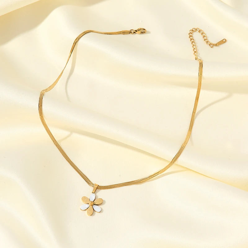 EILIECK 316L Stainless Steel Simple Flower Pendant Necklace For Women Girl New Party Gift Neck Chain Waterproof Jewelry Collar