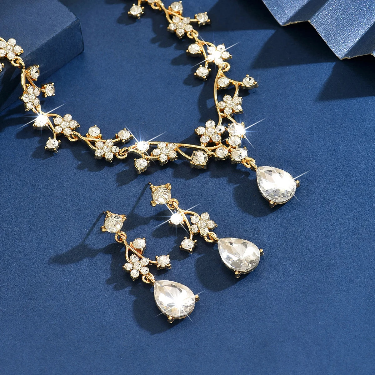 Light Luxury Diamond Inlaid Zircon Necklace Earrings Angel Tears Jewelry Two-Piece Set Wedding Accessories