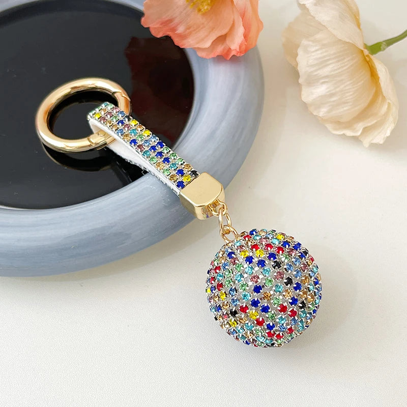 Full Crystals Anime Cartoon Keychain Wommen Bag Key Ring Hearts Bulldog Bears Souvenirs Gifts Брелоки