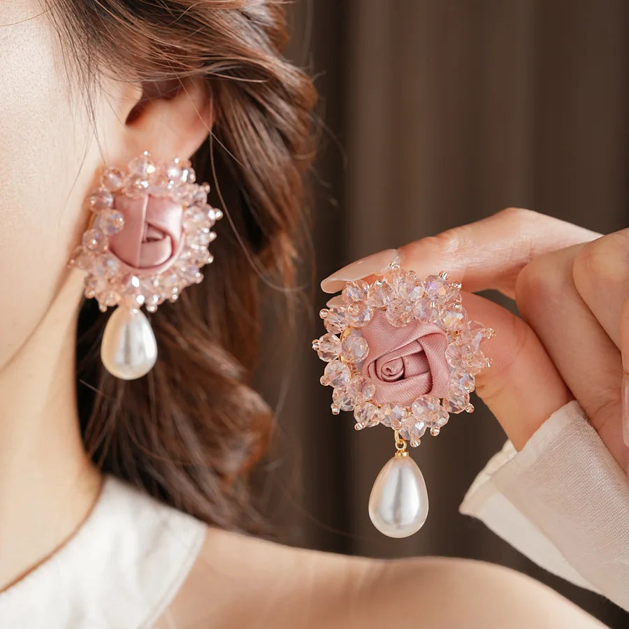 Flower Water Drop Pearl Earrings for Women 2025 French Retro Sweet Drop Earring High-end Fashion Luxury Designer Jewelry