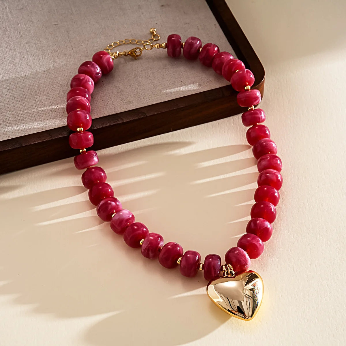 KMVEXO Bohemia Colorful Resin Beaded Heart Pendant Acrylic Necklaces for Women Aesthetic Y2K Fashion Choker Necklace Jewelry ﻿