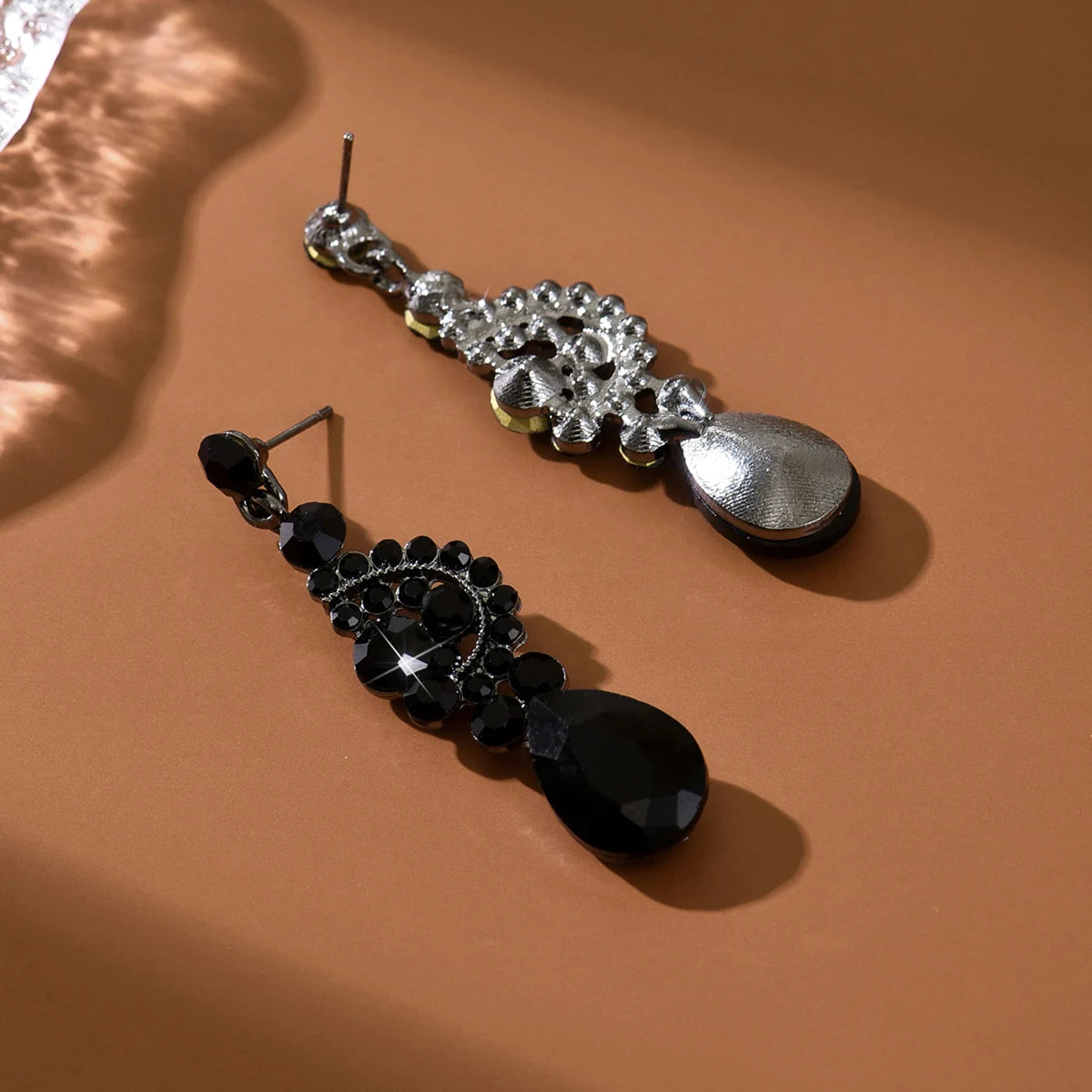 European and American Diamond Studded Flower Water Drop Atmospheric Earrings Fashion Personalized Design Earrings Luxury Exquis