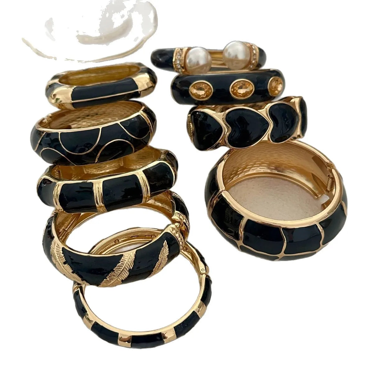 KMVEXO Black Imitation Enamel Shape Round Metal Wide Bangles for Women Geometric Irregular Spring Bracelet Pulseras Jewelry