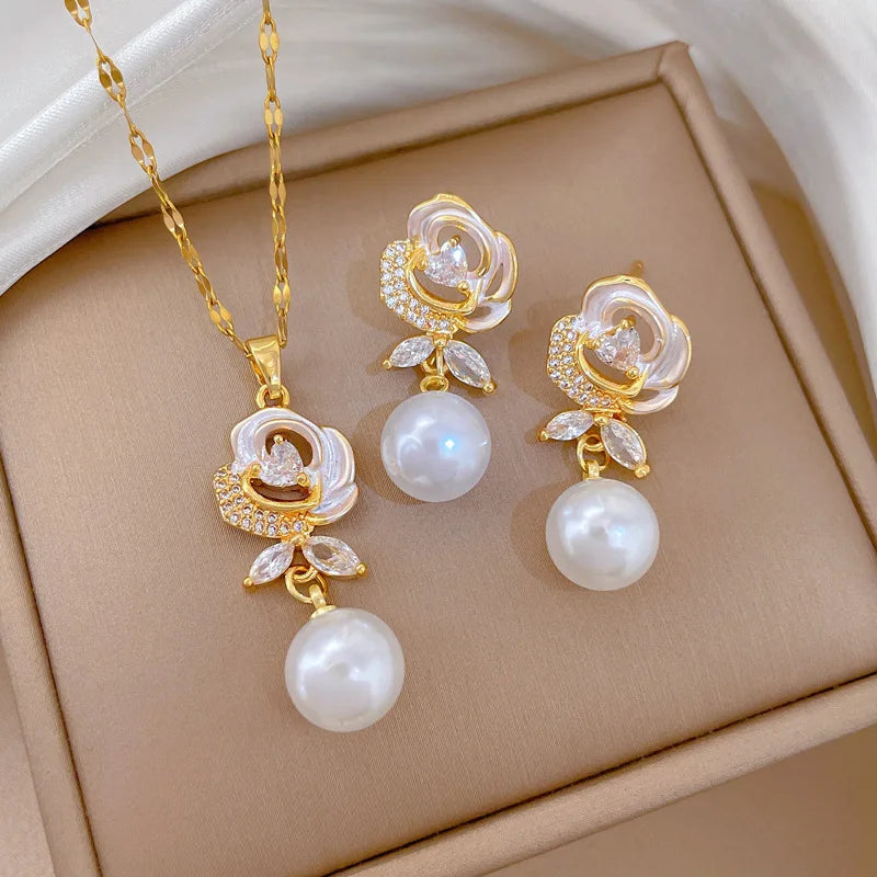 Romantic Shell Flower Pendant Necklace with Imitation Pearl Luxury Trendy Wedding Accessories Gift Aesthetic Jewelry for Women