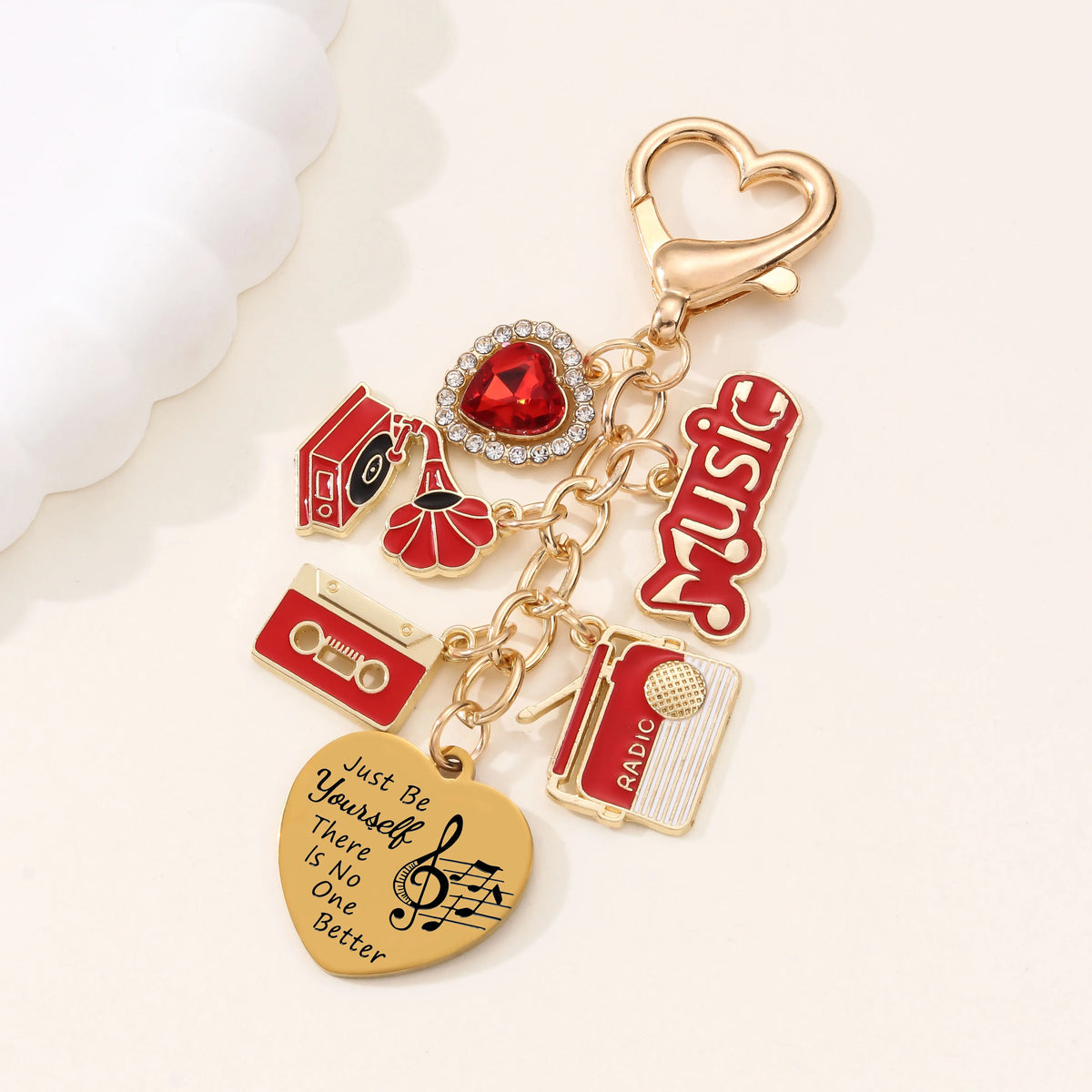 1pc Pretty Red Cartoon Heart Tape Phonograph Music Oil Dripping Keychain Musical Series Handbag Charms Key Ring Gift for Friends