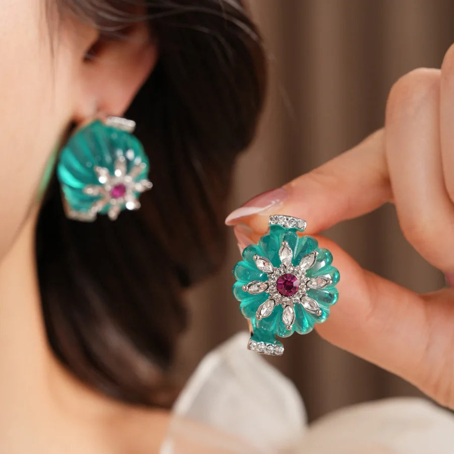 Mediaeval Style Flower Round Resin Stud Earrings Fashionable Elegant Inlaid Rhinestone Necklace Woman Anniversary Jewelry N
