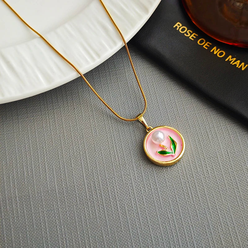 ANENJERY 316L Stainless Steel Round Card Flower Pearl Pendant Necklace For Women Delicate Artistic Choker Jewelry Gift Wholesale