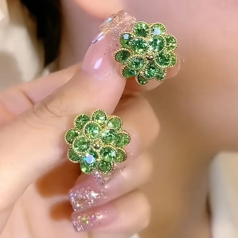 1pair New Unique Design Green Crystal Flower Ear Clips for Women Fashion Elegant Female Daily Wear Trendy Jewelry Birthday Gifts