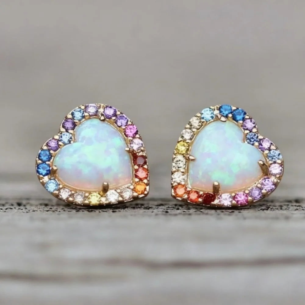 A pair of heart-shaped earrings, simple and retro, suitable for gifting at banquets, parties, and festivals - no box