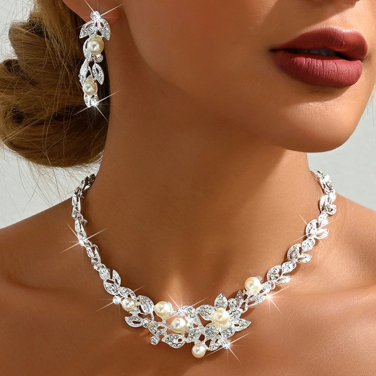 Rich Heiress Feeling Pearl Alloy Necklace Earring Set Suitable for Holiday Parties, Dates, Travel and Versatile Occasions