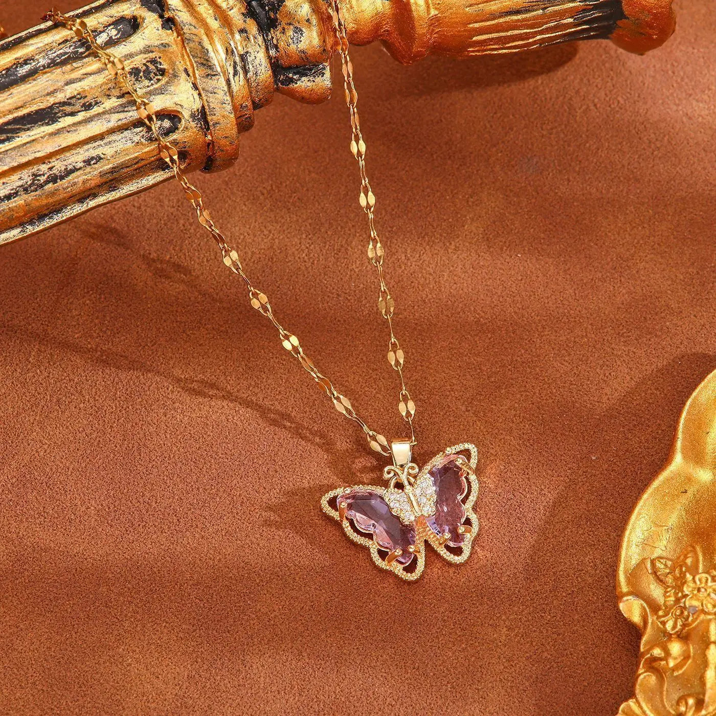 Dreamy purple butterfly zircon pendant necklace with a niche design, featuring a collarbone chain that never fades, made of tita