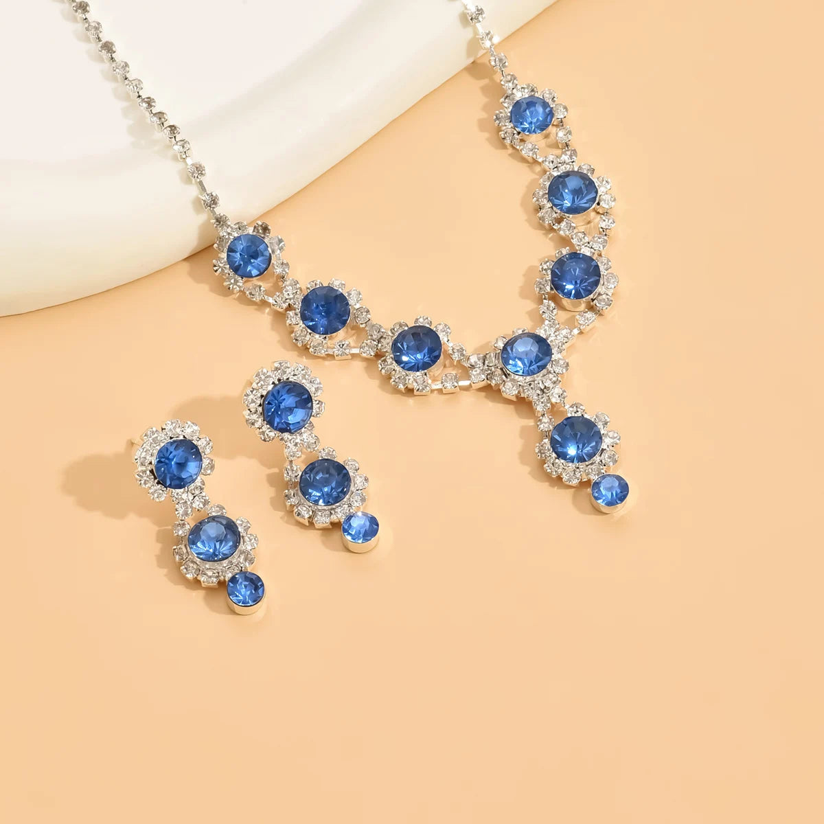 Simple and luxurious full diamond flower necklace, earring accessories suitable for commuting, dating, wedding scenes